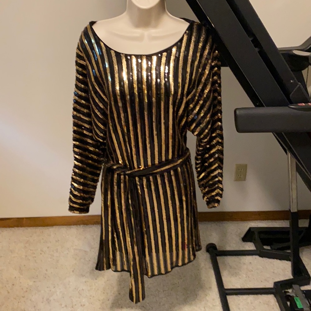 NWT black and gold Sequin dress HERA size small